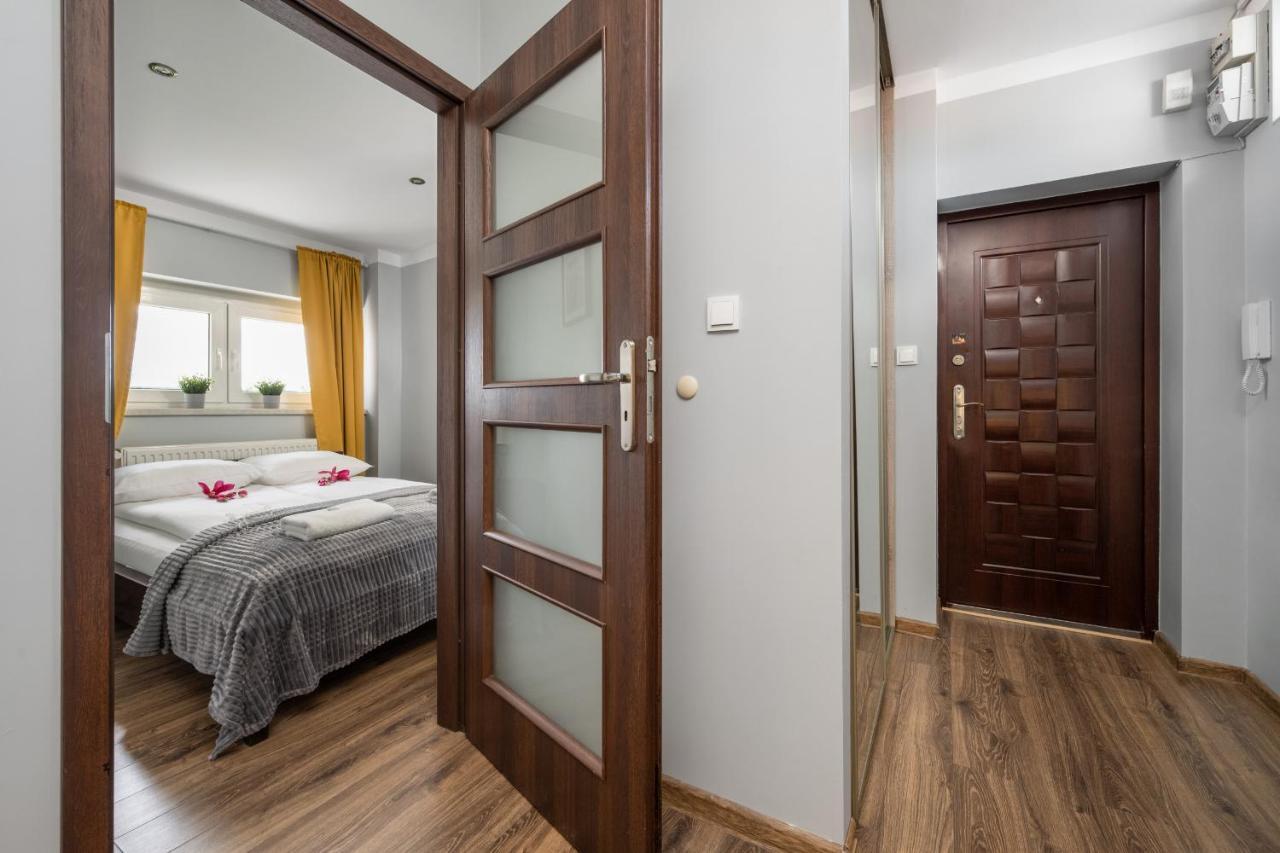 Market Square Corner Apartment Kuznicza By Noclegi Renters Wrocław Exterior foto